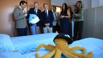 Un momento de la visita a las instalaciones de Pr�ncipe Felipe en Pontevedra