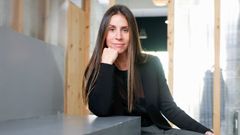 Jasmine en el �coworking� de Nar�n donde trabaja.