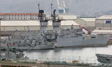 Al fondo de la imagen, la �Asturias� (F-74) y la �Extremadura� (F-75) junto a tres patrulleros, todos de baja en la Armada.