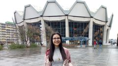 Luc�a Feldhoff, enfrente del Audimax de la Ruhr-Universit�t Bochum