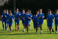 Los futbolistas del Calasancio, en el entrenamiento de ayer en los Escolapios. 