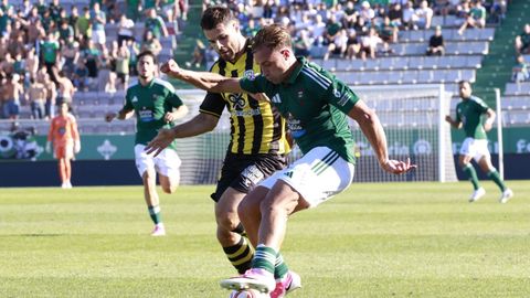 �lvaro Ram�n durante el partido frente al Barakaldo