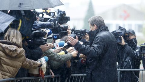 Juan Carlos Quer atendi a los medios a las puertas de los juzgados