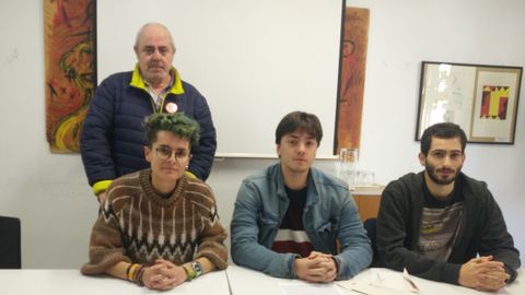 Andrea P�rez, C�sar Arcos y Fabi�n Rodr�guez, con Jos� Luis Rodr�guez Pe�n (de pie). 