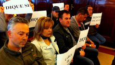 Delegados de los comit�s de Navantia protestan en el pleno de Ferrol