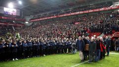 El estadio de El Molin�n acoge el funeral por Enrique Castro  Quini , exjugador del Sporting, con las tribunas abiertas al p�blico