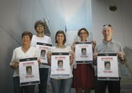 La concejala Sonia Out�n (en el centro) con los organizadores del concierto-homenaje. 