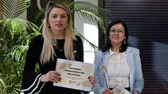 Iara Manti��n y Carolina Casti�eiras, enfermas y fundadoras de la Asociaci�n Sarcomas de Galicia (Asorga) presentaron este viernes en A Coru�a el encuentro que reunir� el dia 30 a expertos y pacientes 