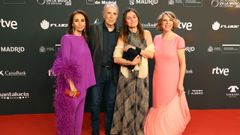 Ana Bel�n, Joan Manuel Serrat y Soledad Gim�nez durante la gala de entrega de los Premios de la Academia de la M�sica