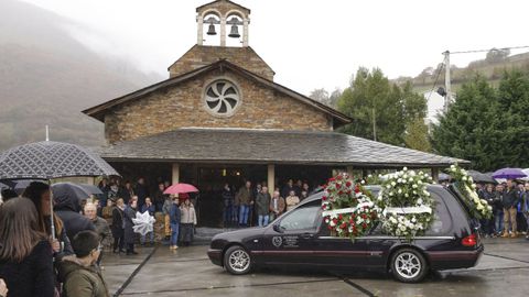 Funeral por el minero �scar D�az, fallecido el viernes en una accidente en el que perdi� la vida junto a su compa�ero Anilso Soares