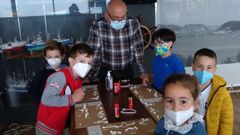 Los escolares aprendieron de la mano de tres directivos y de la t�cnica del museo