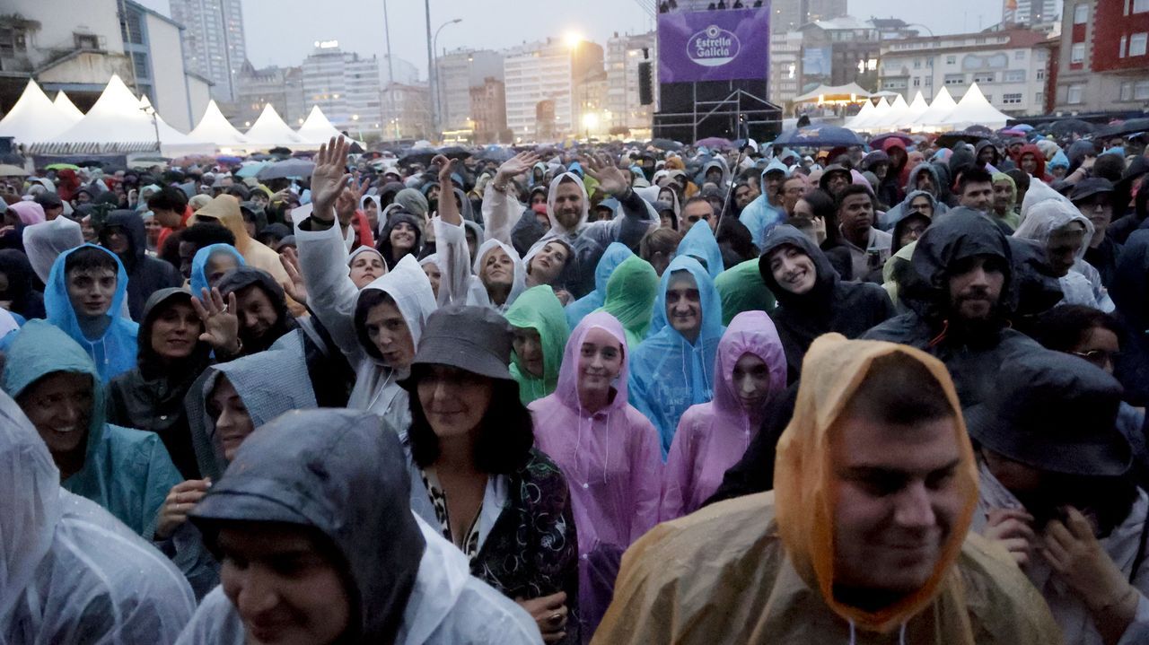 La lluvia interrumpió el concierto de Arde Bogotá en el muelle