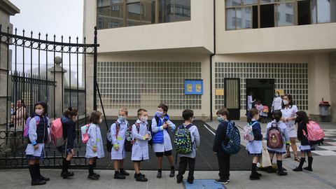 Los alumnos del Colegio San Jos, en Lugo, regresan a las aulas 