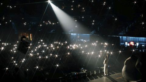 Un momento del concierto de Myke Towers en el Movistar Arena de Madrid