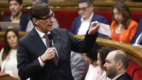 El presidente de la Generalitat, Salvador Illa, ayer, la sesi�n de control al gobierno catal�n. quique garc�a efe