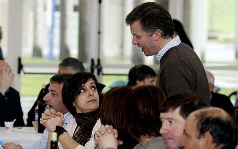 Por distintas razones, Paula Fern�ndez y Pin no cumplen el mandato de sus votantes.