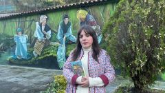 Aitana Castao con su nuevo libro, Las Madrinas