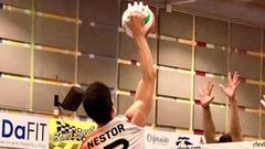 N�stor Gonz�lez, jugador del Vol�y Dumbr�a