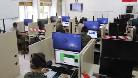 Los rastreadores de la Brilat en una jornada de formaci�n en la base de Pontevedra