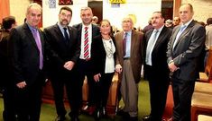 Al acto asistieron, entre otros, Valent�n Garc�a, Neira Vilas y el hijo del homenajeado, Luis Reim�ndez