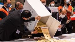 Recuento de votos en Hong Kong.