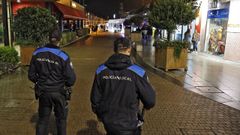 Polic�a local patrullando en Sanxenxo