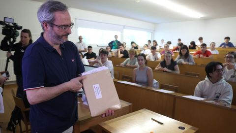 Primer examen de la ABAU en la facultad de Xornalismo de la USC, en Santiago 