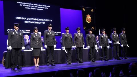 24 polic�as recibieron el reconocimiento a su esfuerzo y dedicaci�n
