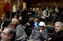 Medio centenar de socios fueron a la asamblea del martes, que retras� las elecciones a enero.
