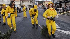 S�tira pol�tica, baile y samba en el desfile de Carnaval de Poio