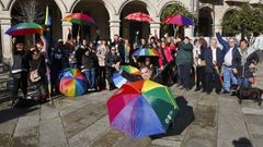 Usuarios de distintas entidades se unieron este s�bado en Pontevedra en la iniciativa �Baixo o mesmo paraugas� con motivo del D�a Mundial de la Personas con Discapacidad 