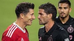 Lewandowski y De Paul, durante su enfrentamiento en la MLS