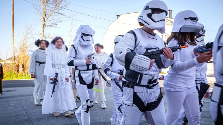 Edici�n anterior del entroido en Melide