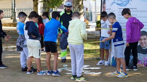 Alumnos del CPI Mosteiro-Meis participaron en una jornada educativa sobre medioambiente guiada por activistas de Amicos