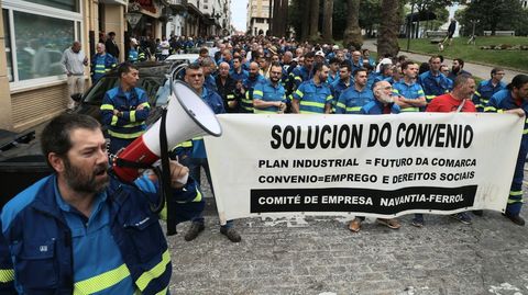 La movilizaci�n, a su paso por la plaza de Amboage