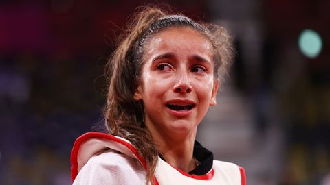 Las lgrimas de Adriana Cerezo tras caer en la final por solo un punto, tras recibir una patada al peto a cinco segundos del final