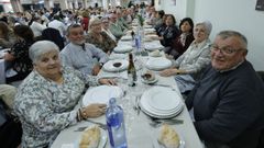 Imagen de la cena solidaria organizada en noviembre del 2025 por la AECC en Viveiro, en el hotel Las Sirenas
