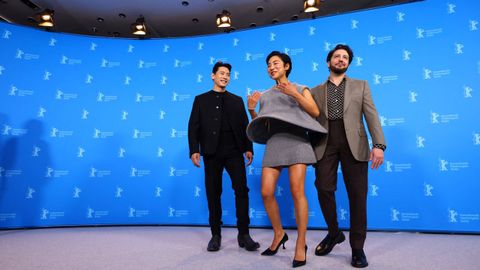 Los actores Teo Yoo, Greta Lee y John Magaro, en la presentacin de Past Lives.