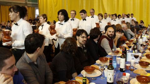 El codillo triunf� en A R�a.M�s de 800 personas degustaron codillo en el pabell�n