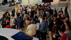 Un centenar de personas se manifestaron este viernes en Mi�o para reclamar una l�nea de autob�s exclusiva para el alumnado de Betanzos.