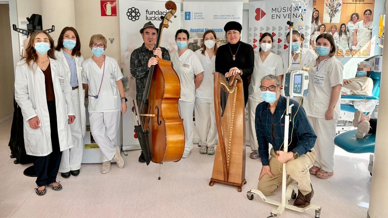 Un concierto ameniza la estancia en un hospital de día del Provincial, en Pontevedra