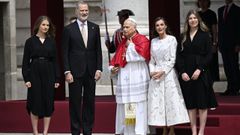 Los reyes y sus hijas junto al papa Le�n XIV