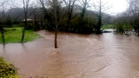 Crecida del caudal en el r�o Linares