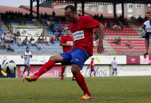 El centrocampista marroqu� Adil recupera una plaza en la convocatoria ourensanista.