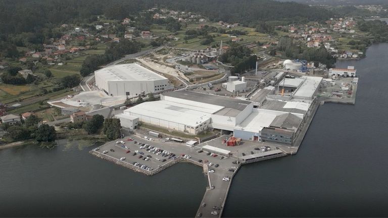 Imagen a&eacute;rea de las instalaciones de la compa&ntilde;&iacute;a en O Bodi&oacute;n, en Boiro.