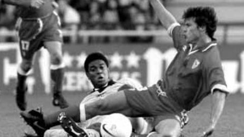 Mat�as Almeyda y Mazinho, en el Celta-Sevilla de noviembre de 1996.