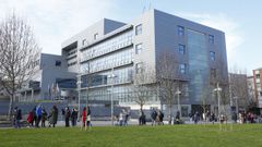 Tras la citaci�n masiva de vacunaci�n infantil del s�bado (en la imagen), los pinchazos en Pontevedra se centran en la repesca de terceras y primeras dosis de adultos