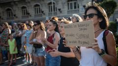 Varias personas, este jueves en una manifestacin feminista bajo el lema Escuchen a Daniel.