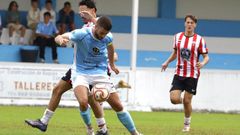 Arturo protege el bal&oacute;n ante Arnosi en el partido celebrado en el Kiko Rey.