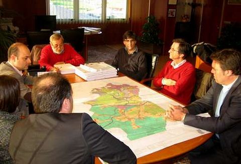 El equipo redactor del PXOM expuso en la reuni�n de ayer las l�neas generales y los objetivos del plan